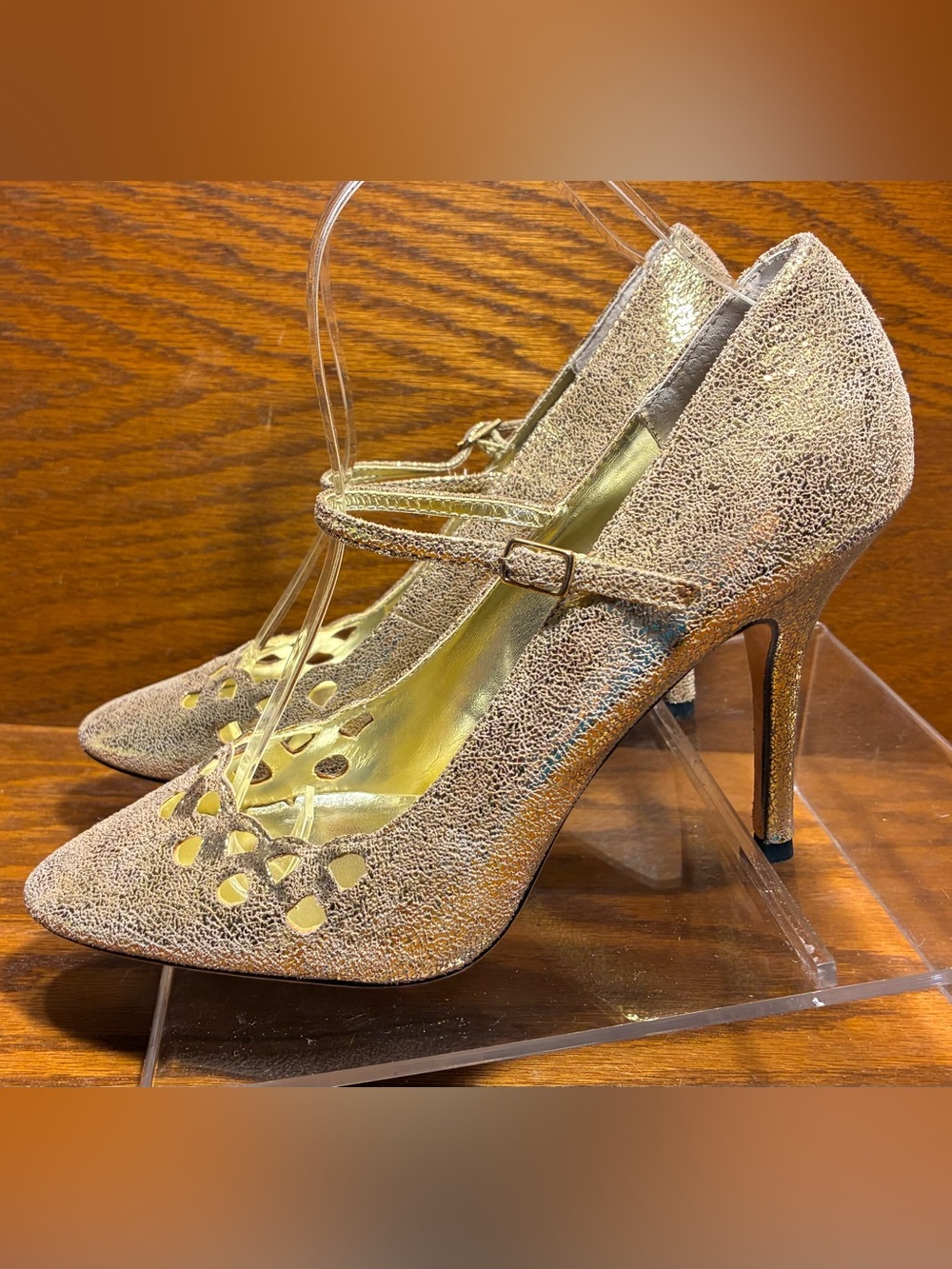Steven Steve Madden Gold Crackled Leather Laser Cut Scalloped Mary Jane Heels